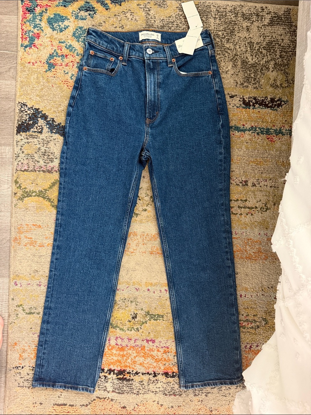 NWT Abercrombie ankle Straight Jeans in Dark Blue Denim